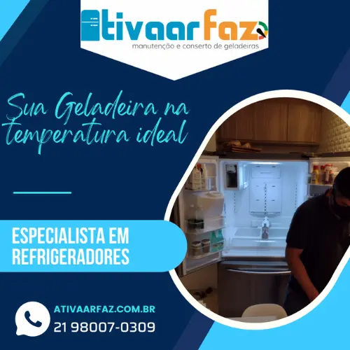 ma imagem que mostra um cliente interagindo com um técnico durante uma visita de assistência técnica. Isso enfatiza a importância da comunicação e da prestação de informações relevantes.